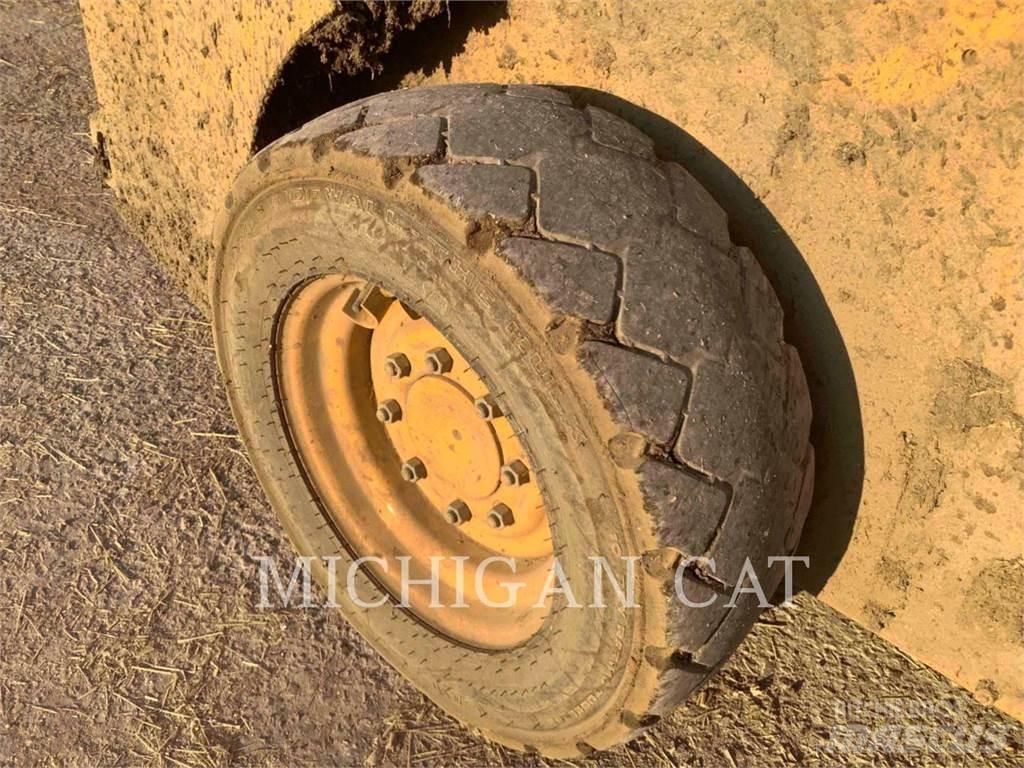 John Deere & CO. 318G Skid steer mini nakladalci