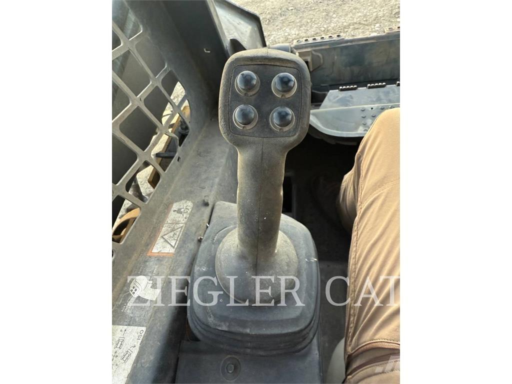 John Deere & CO. 320 D Skid steer mini nakladalci