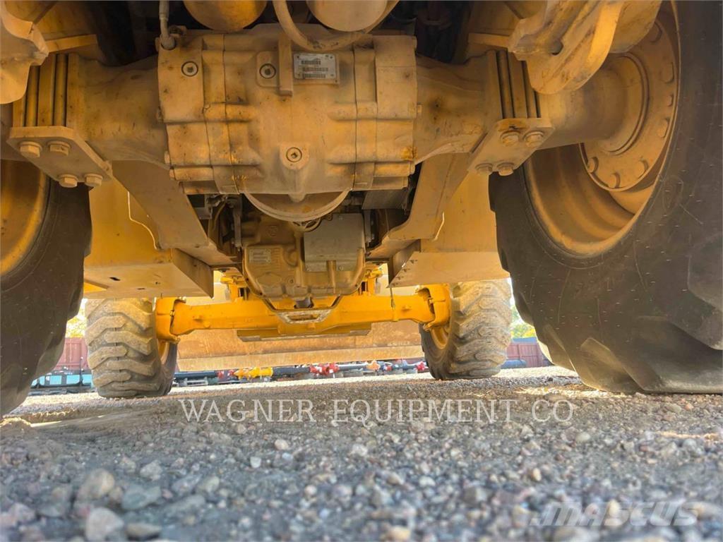 John Deere & CO. 410K TC Rovokopači