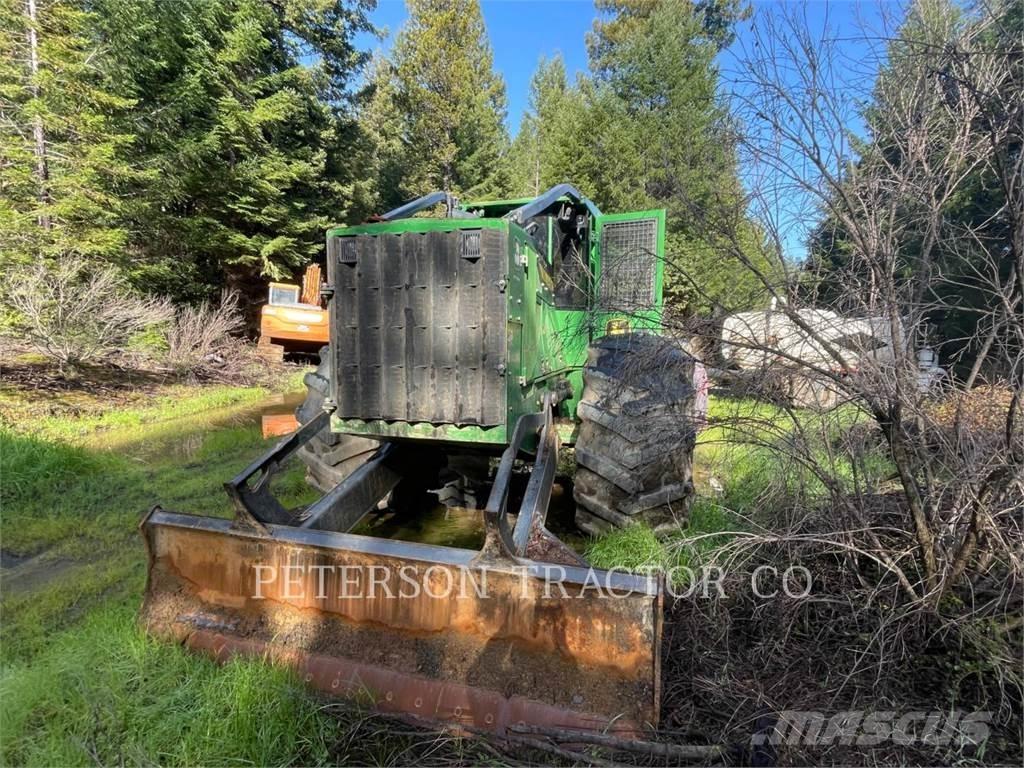 John Deere & CO. 648L Skiderji