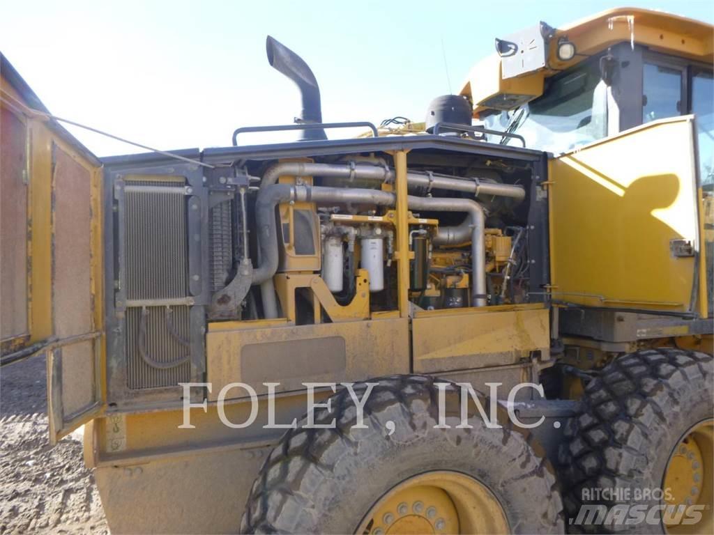 John Deere & CO. 672G Grederji