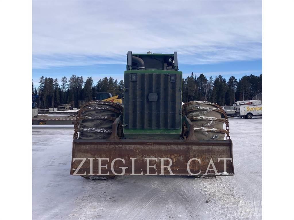 John Deere & CO. 748L Gozdarski traktorji