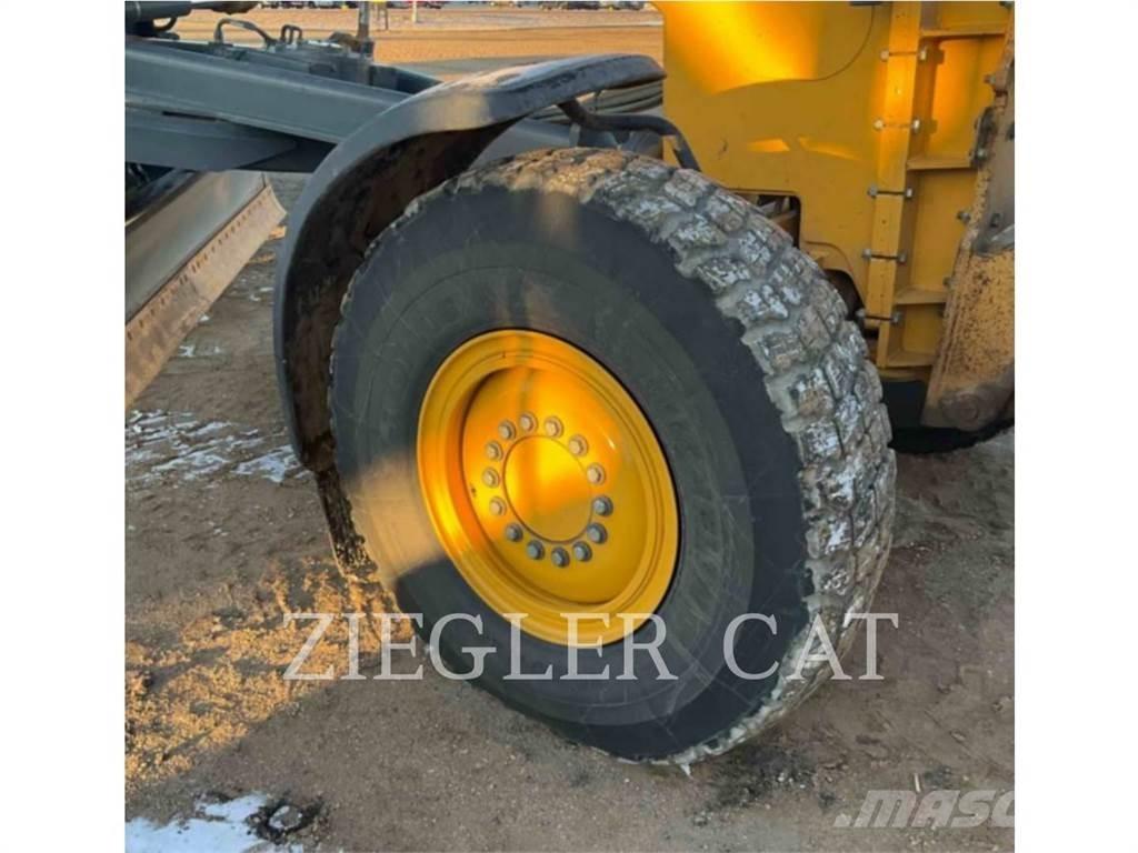 John Deere & CO. 772G Grederji