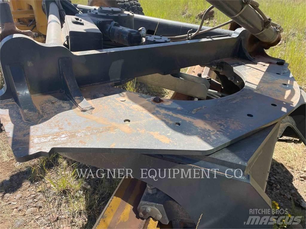 John Deere & CO. 772G AWD Grederji