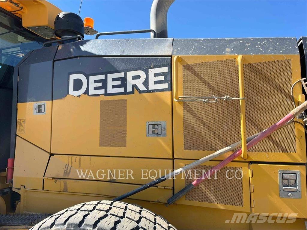 John Deere & CO. 772G AWD Grederji