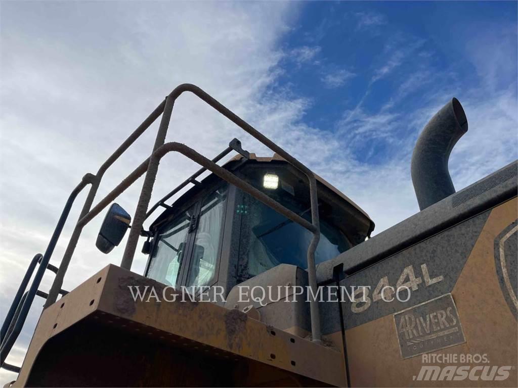 John Deere & CO. 844L Kolesni nakladalci