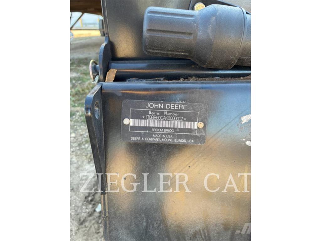 John Deere & CO. BR60C Zglobne dvižne ploščadi