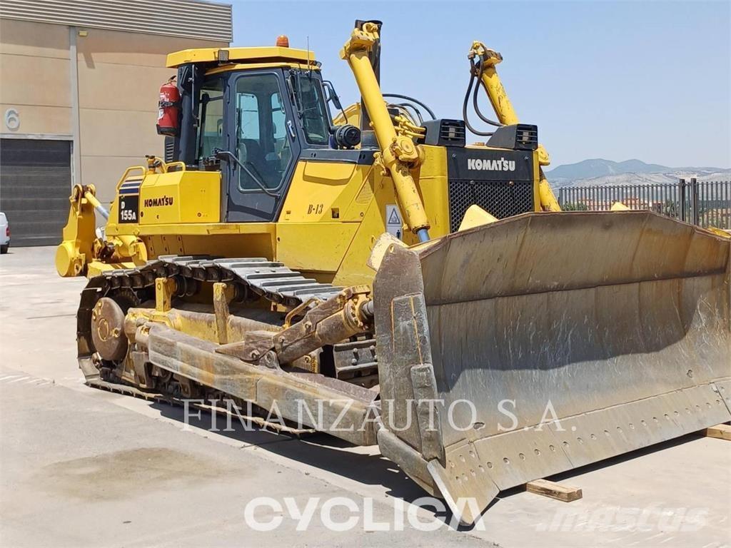 Komatsu D155 Buldožerji goseničarji