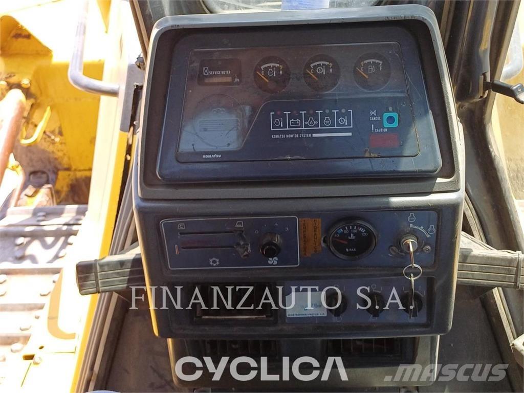 Komatsu D155 Buldožerji goseničarji
