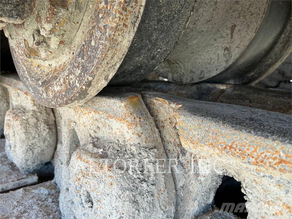 Komatsu D155AX-8 Buldožerji goseničarji