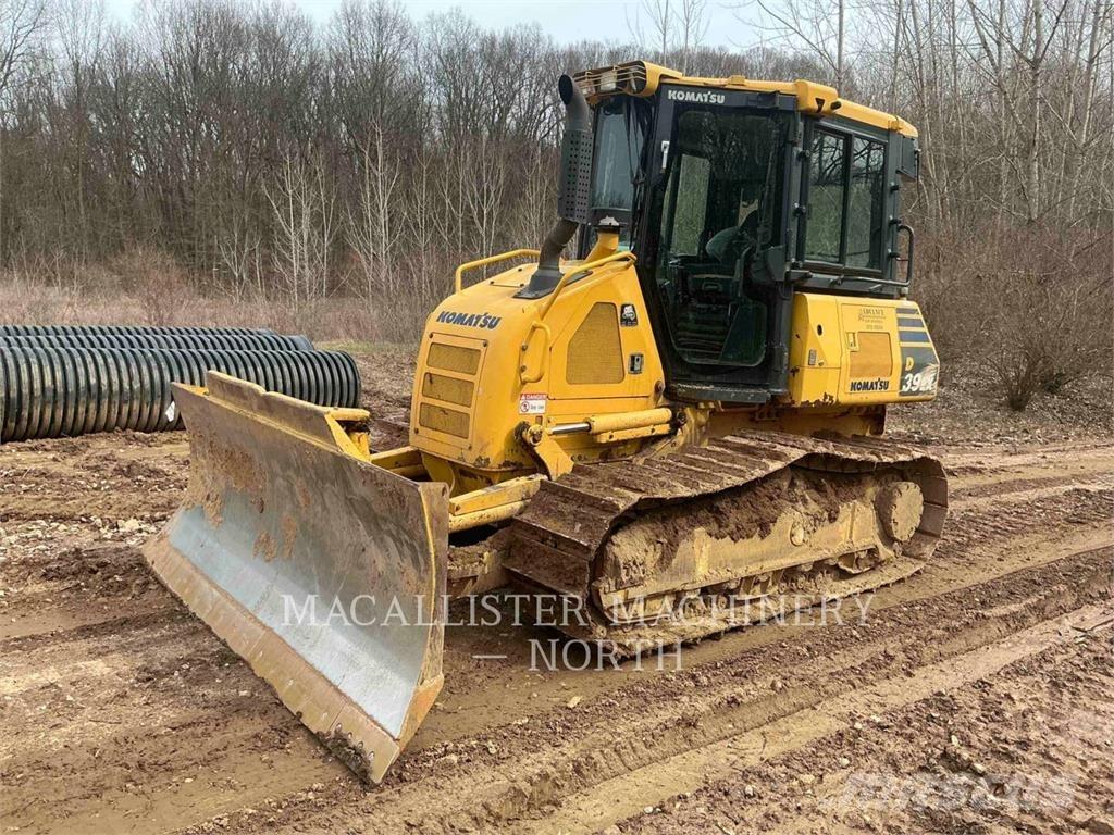 Komatsu D39EX-24 Buldožerji goseničarji