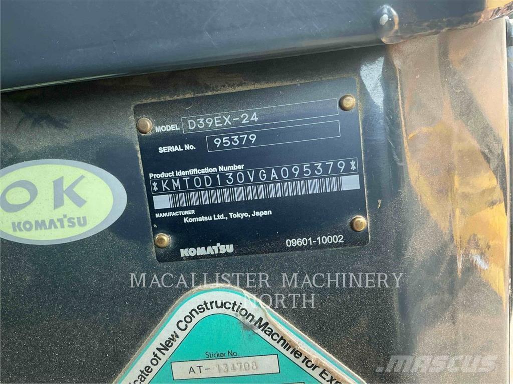 Komatsu D39EX-24 Buldožerji goseničarji