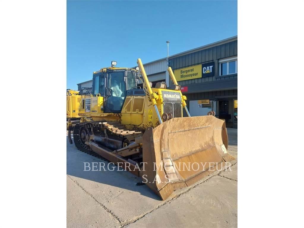 Komatsu D65 Buldožerji goseničarji