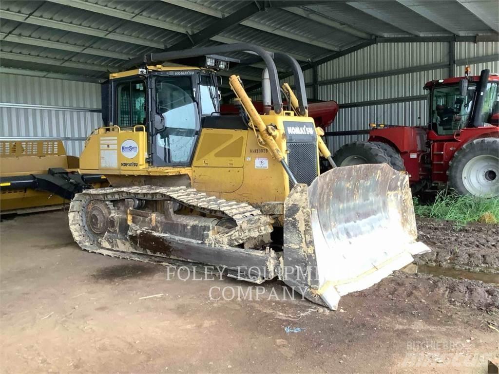 Komatsu D65EX17 Buldožerji goseničarji