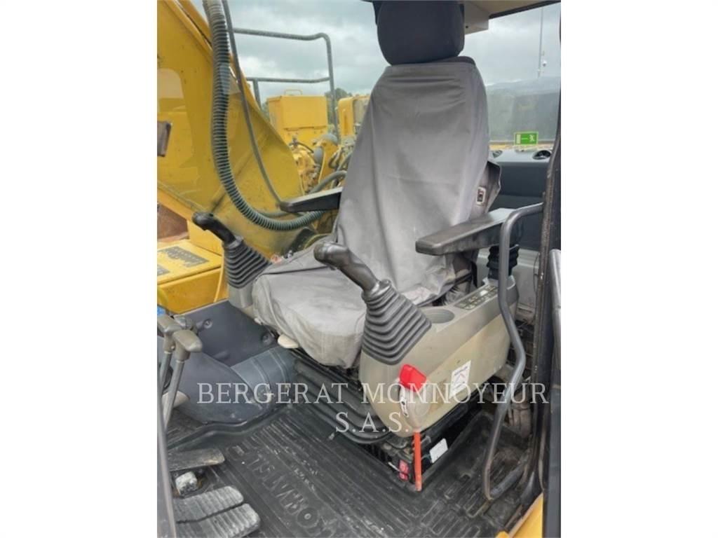Komatsu HB215 Bagri goseničarji