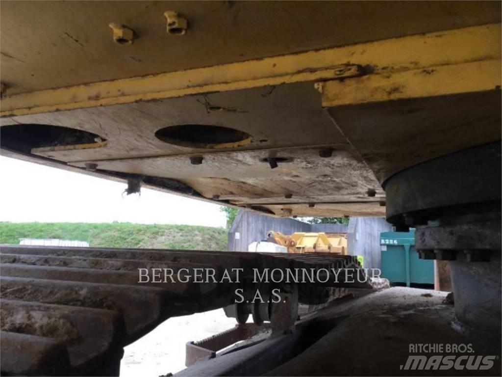 Komatsu HB215LC Bagri goseničarji