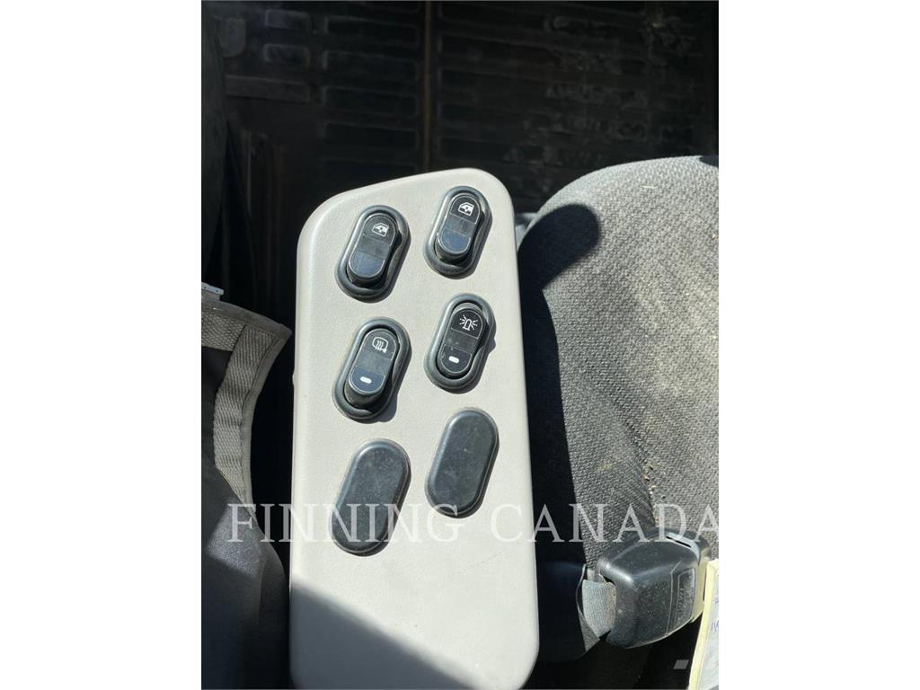 Komatsu HD605-8 Zglobni demperji