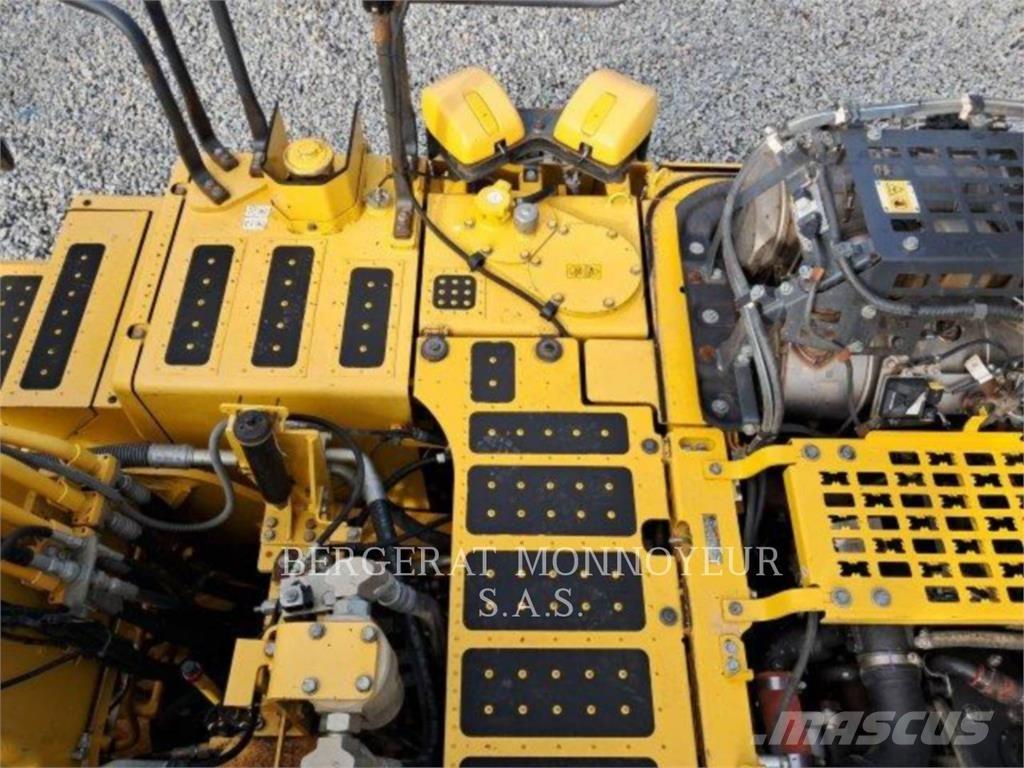 Komatsu PC240LC7 Bagri goseničarji