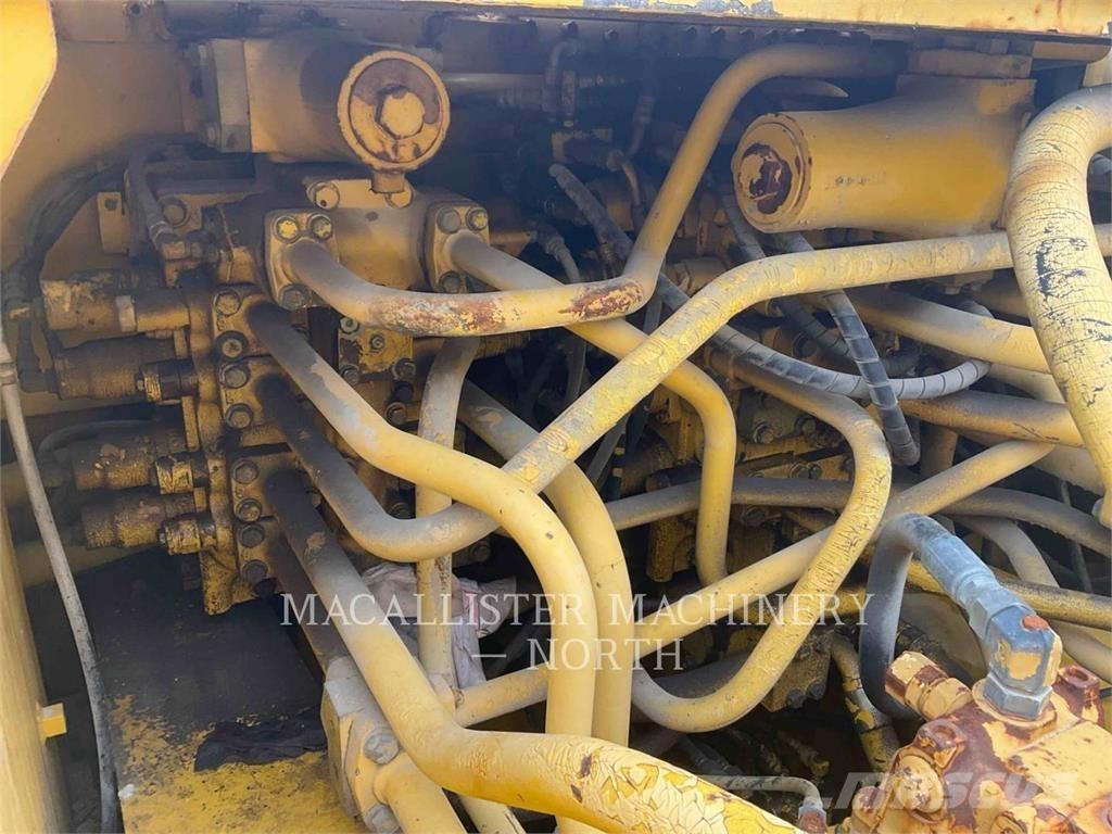 Komatsu PC750 Bagri goseničarji