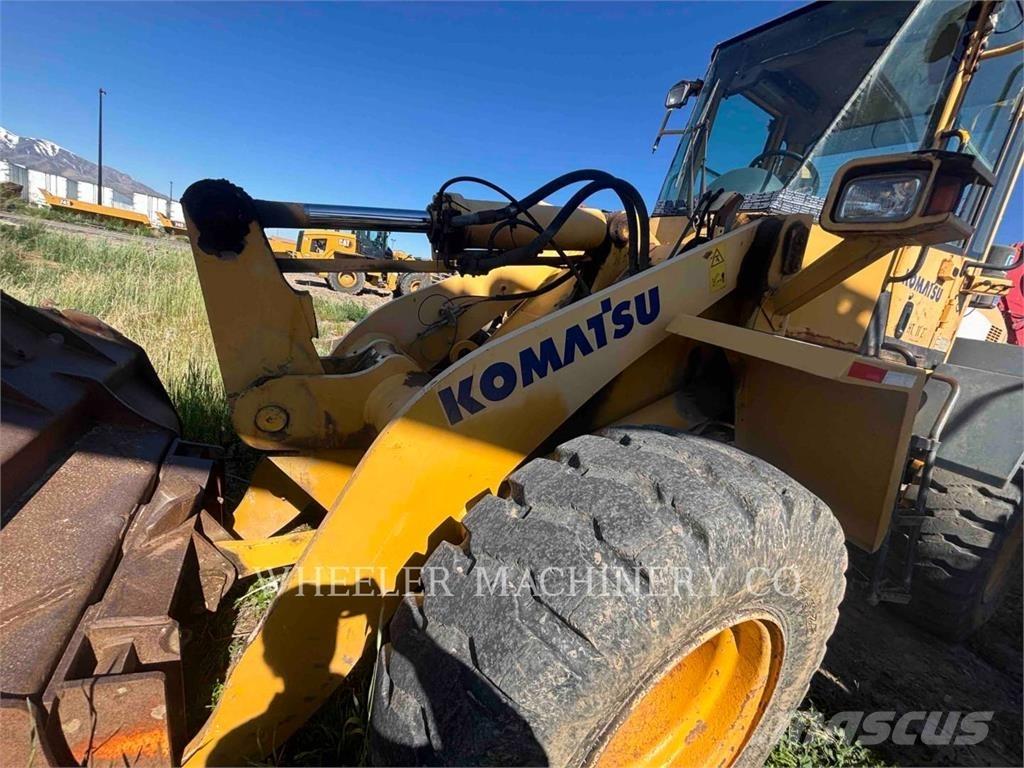 Komatsu WA250-5L Kolesni nakladalci