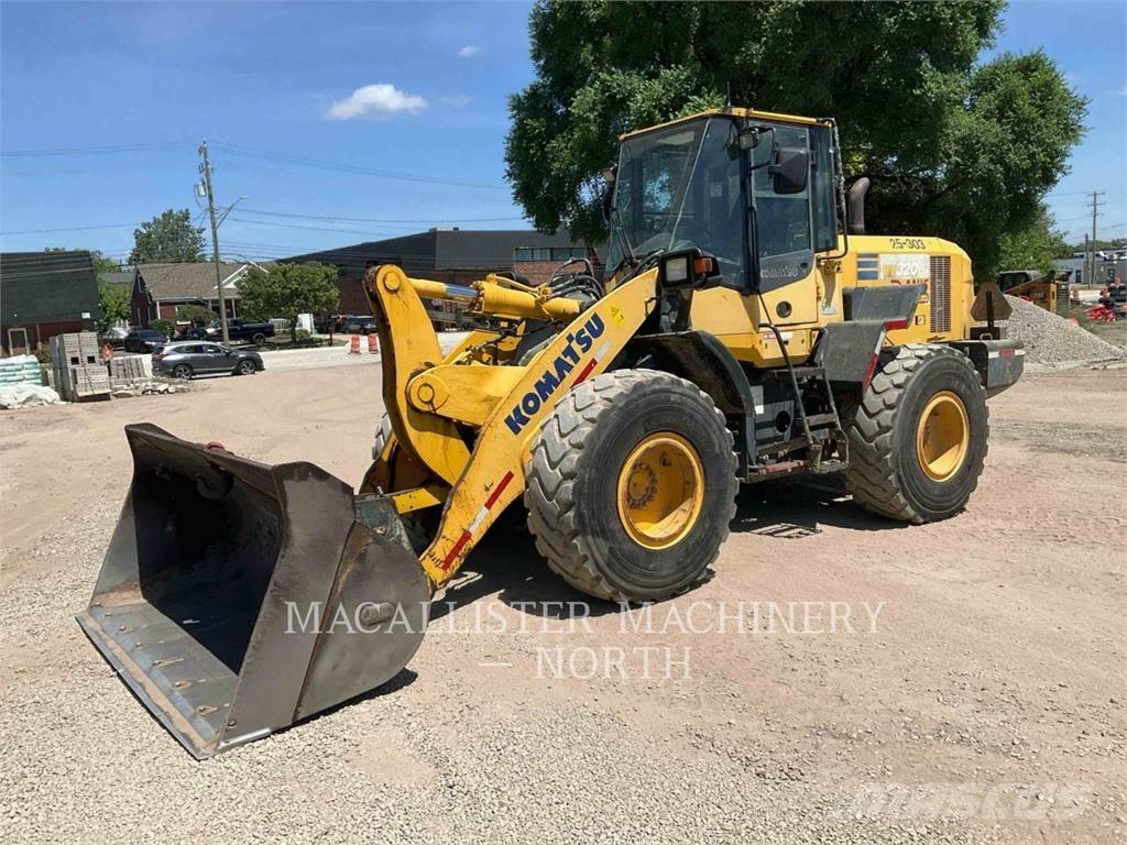 Komatsu WA320-7 Kolesni nakladalci