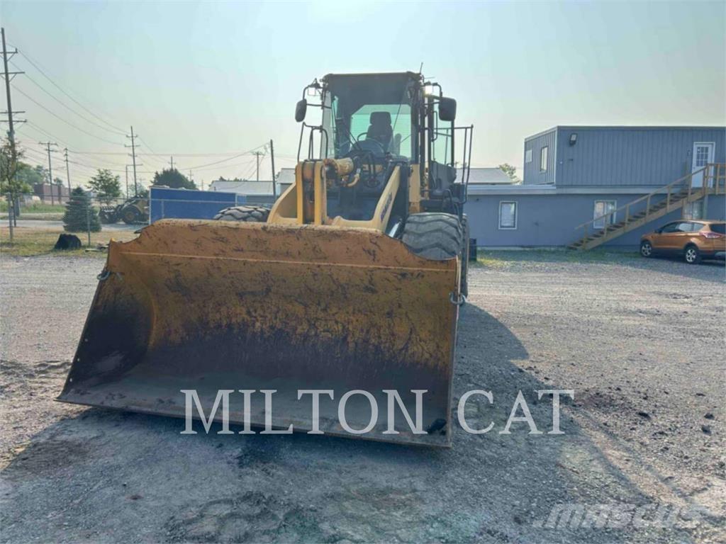 Komatsu WA380 Kolesni nakladalci