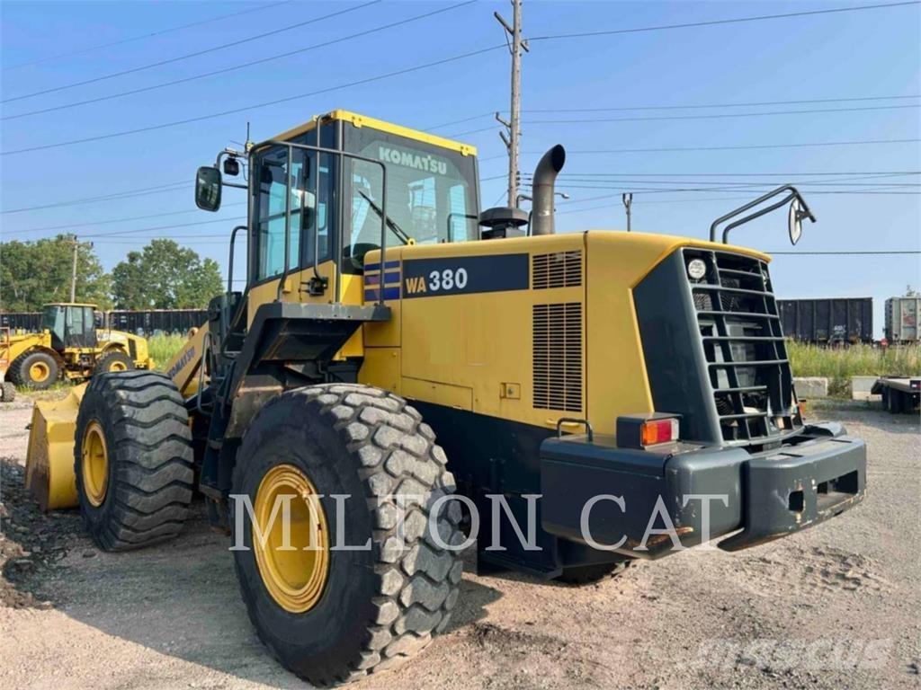 Komatsu WA380 Kolesni nakladalci