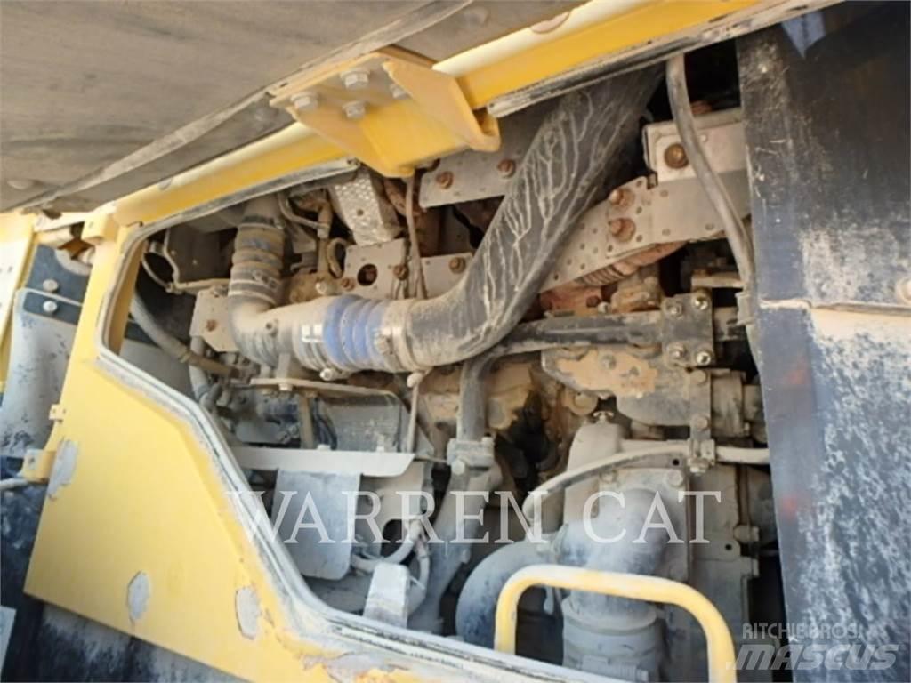 Komatsu WA500-7 Kolesni nakladalci