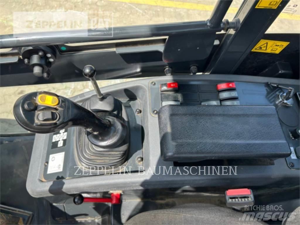 Komatsu WA80M-8EO Kolesni nakladalci