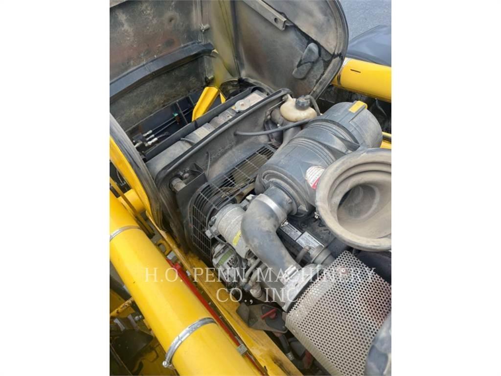 Komatsu WB150 Rovokopači
