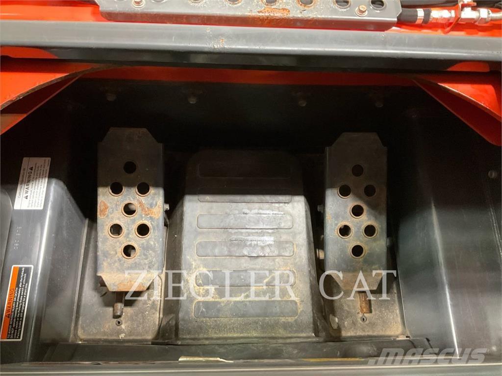 Kubota SSV75 Skid steer mini nakladalci