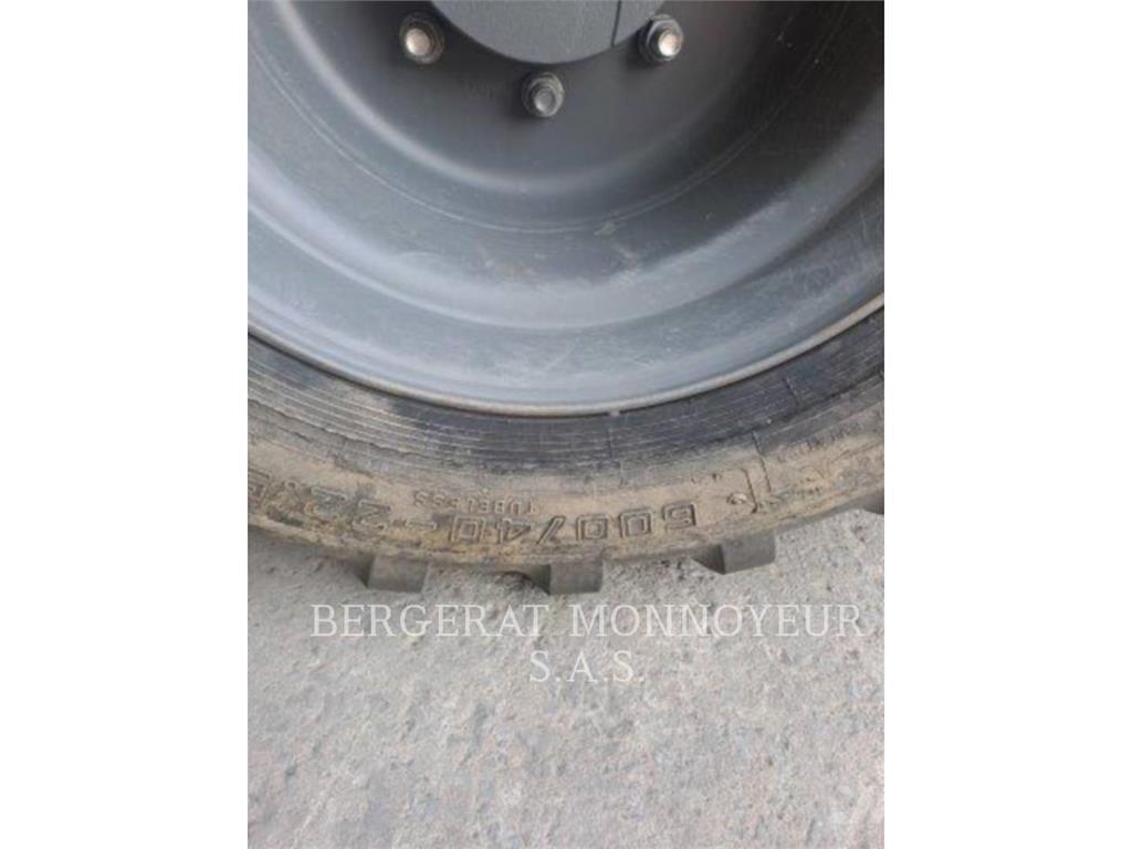 Liebherr A913 Bagri na kolesih