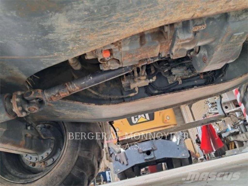 Liebherr A914 Bagri na kolesih
