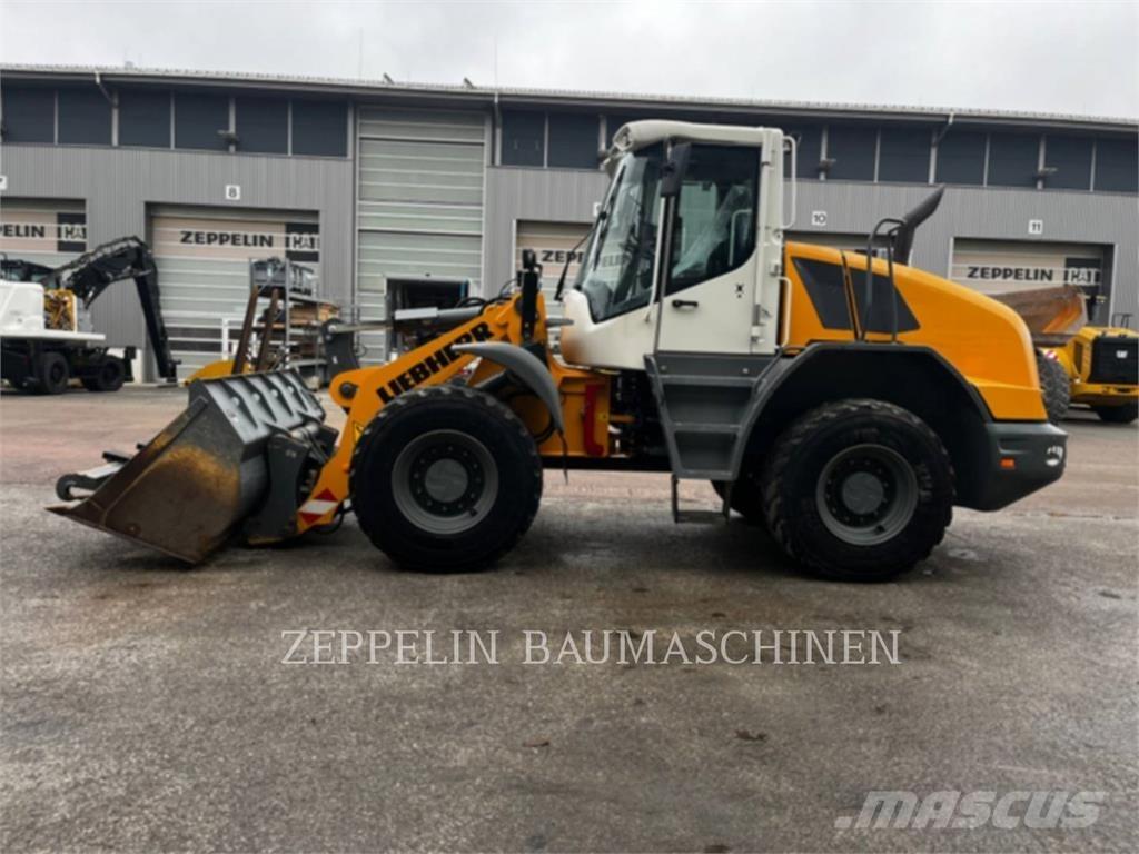 Liebherr L526 Kolesni nakladalci