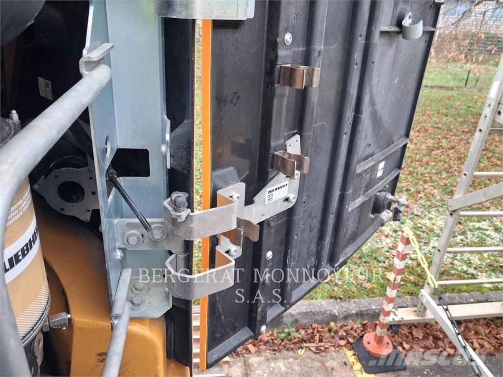 Liebherr R920 Bagri goseničarji