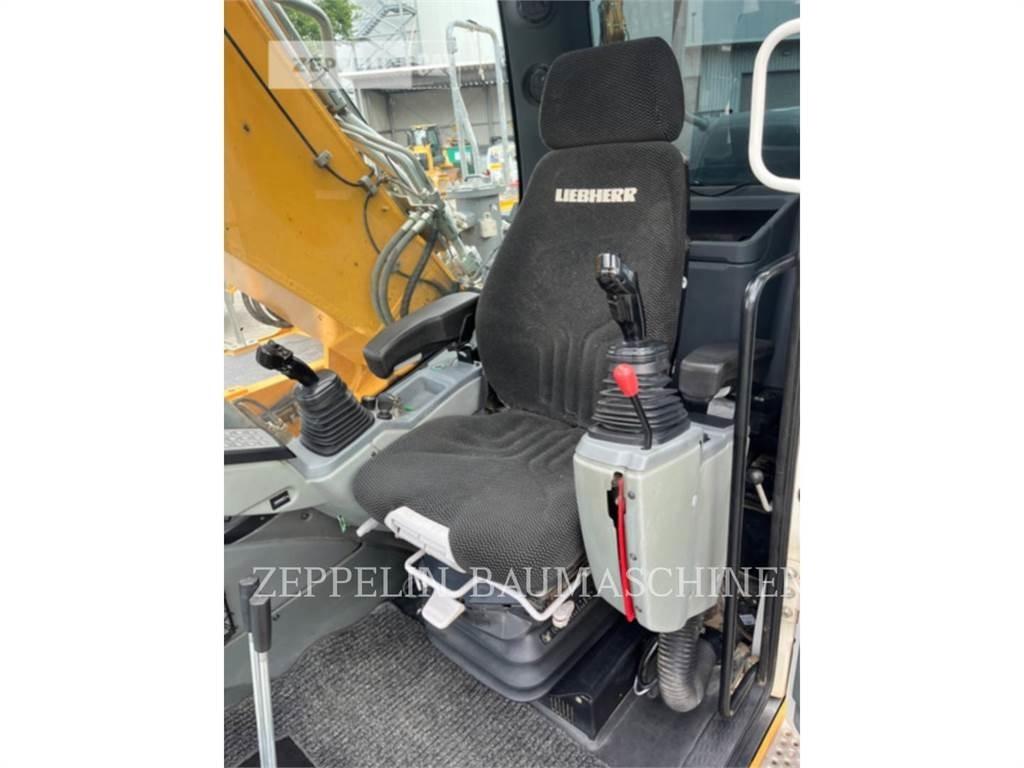 Liebherr R926 Bagri goseničarji