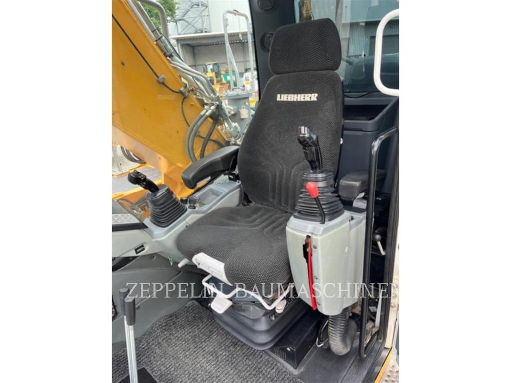 Liebherr R926 Bagri goseničarji