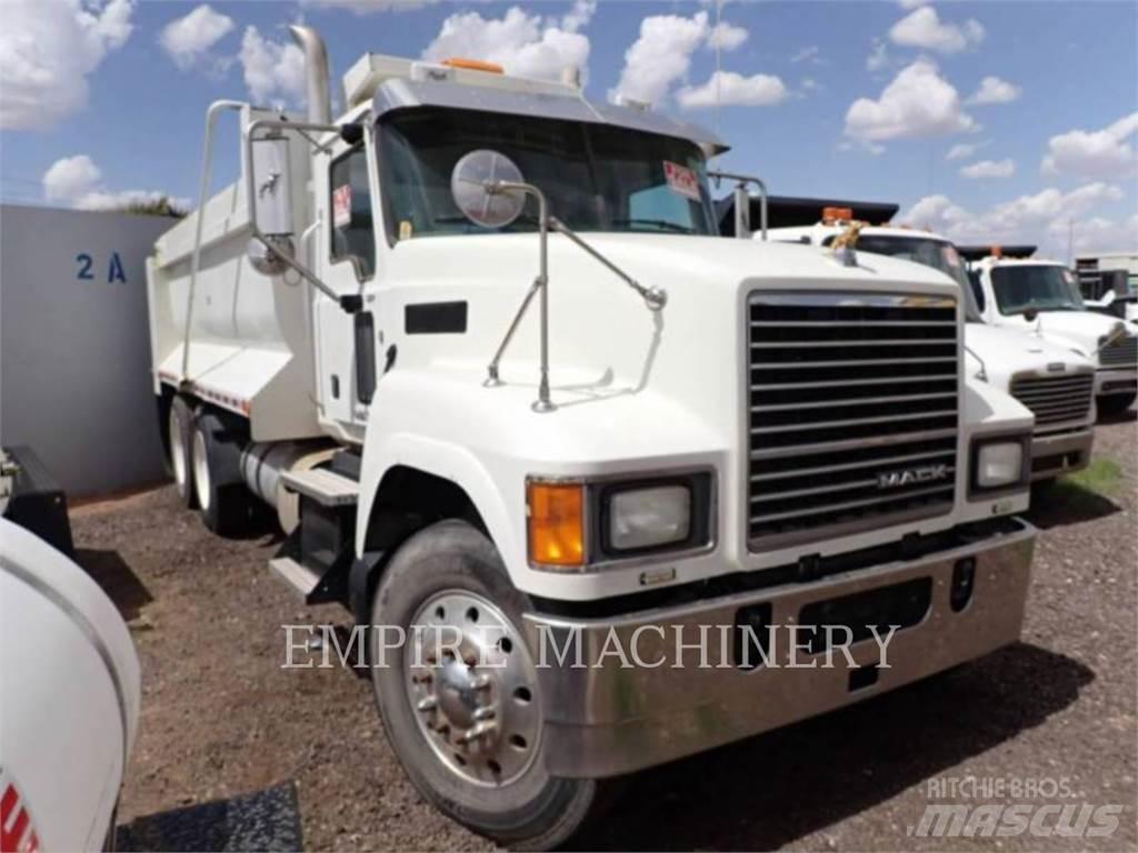 Mack CHU613 Tovornjaki cisterne