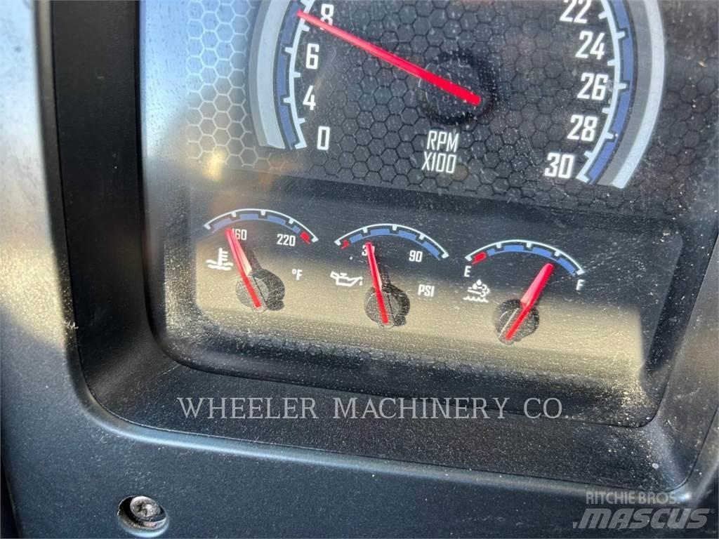 Mack WT2000 A Tovornjaki cisterne