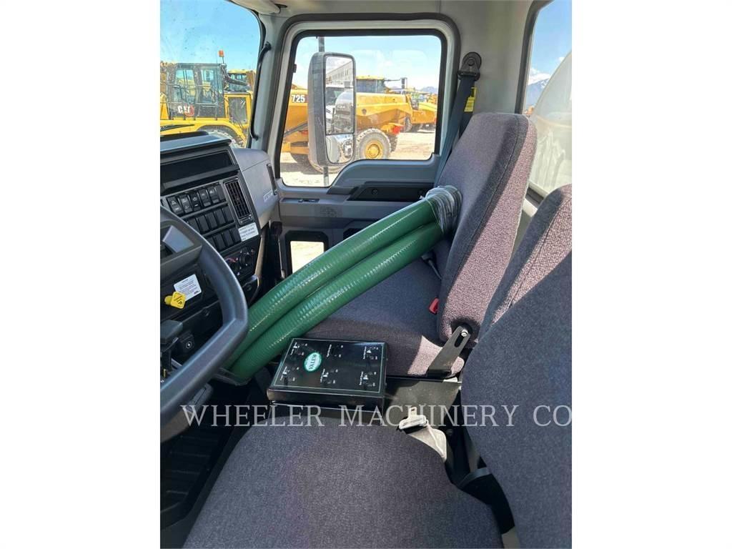 Mack WT2000 A Tovornjaki cisterne