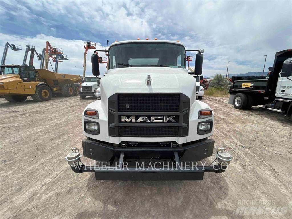 Mack WT2000 A Tovornjaki cisterne