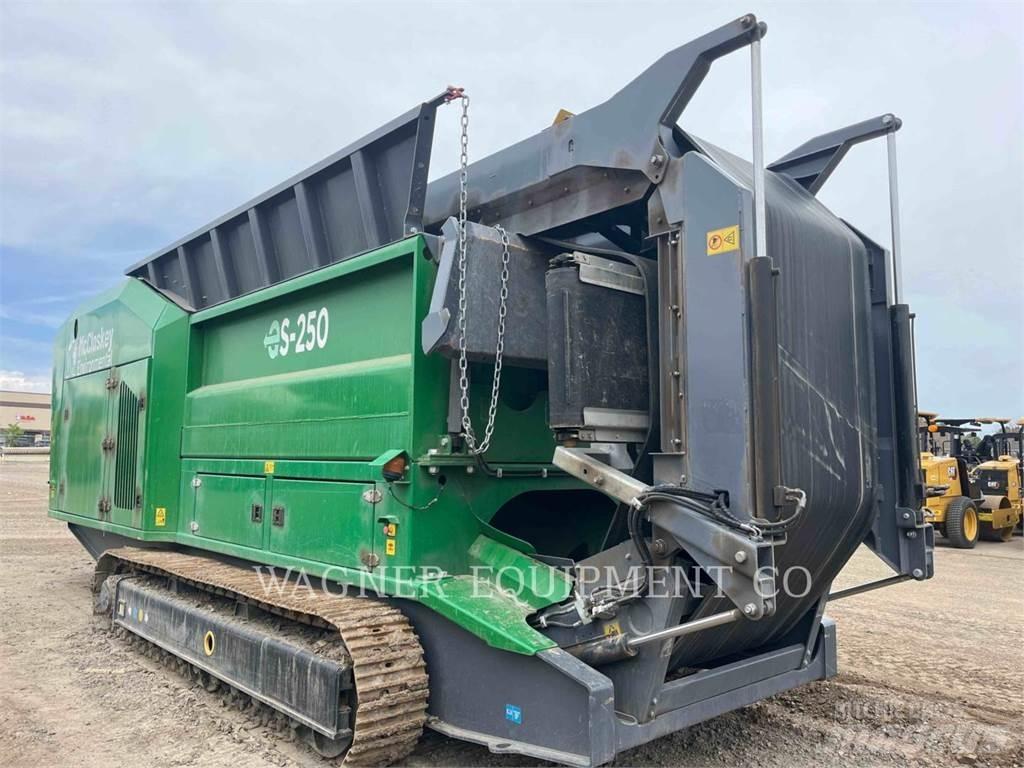 McCloskey ES250 Drobilci