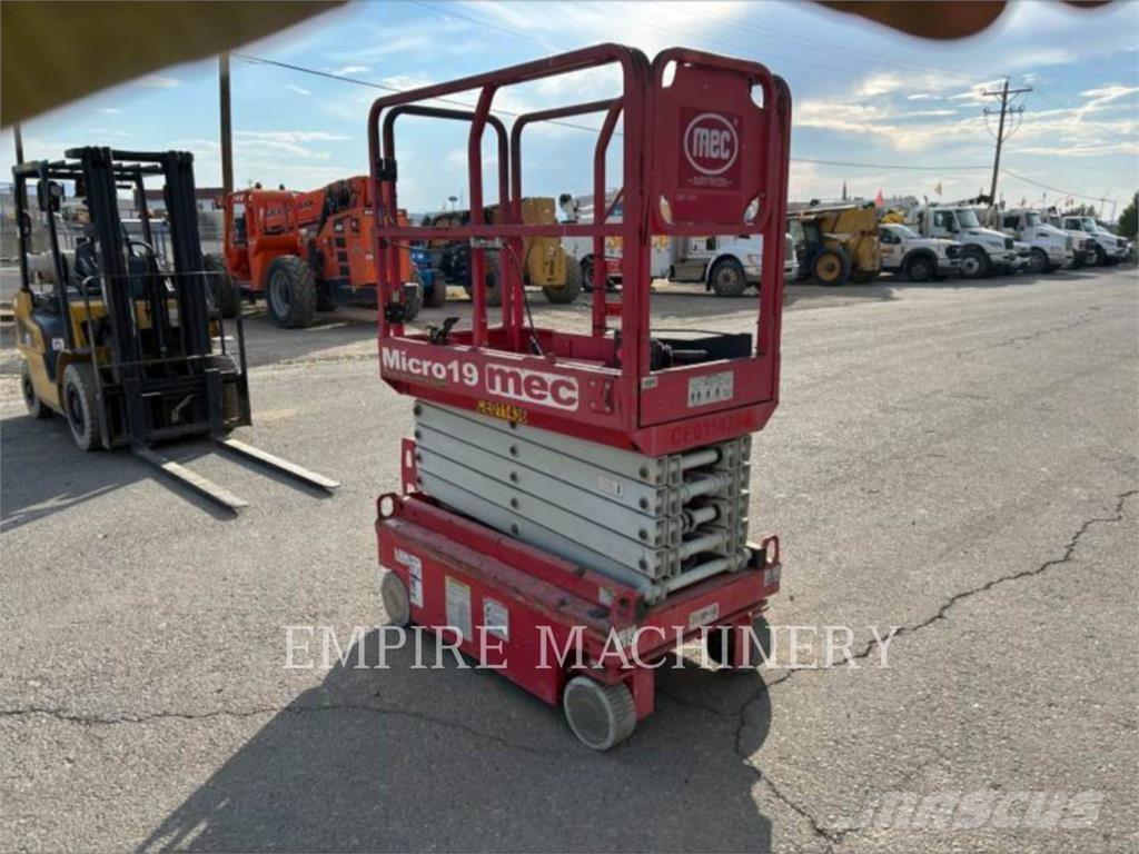 MEC MICRO 19 Zglobne dvižne ploščadi