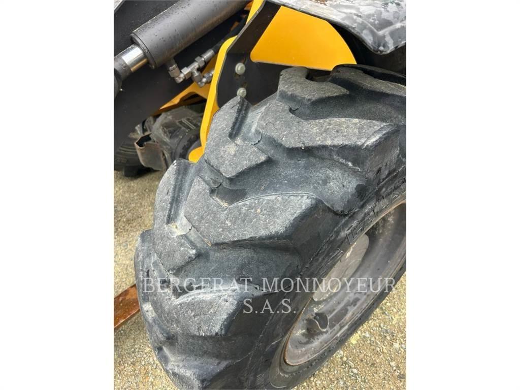 Mecalac AX850 Kolesni nakladalci