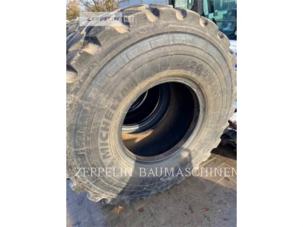 Michelin 4X 20.5R25XHA Gume, kolesa in platišča