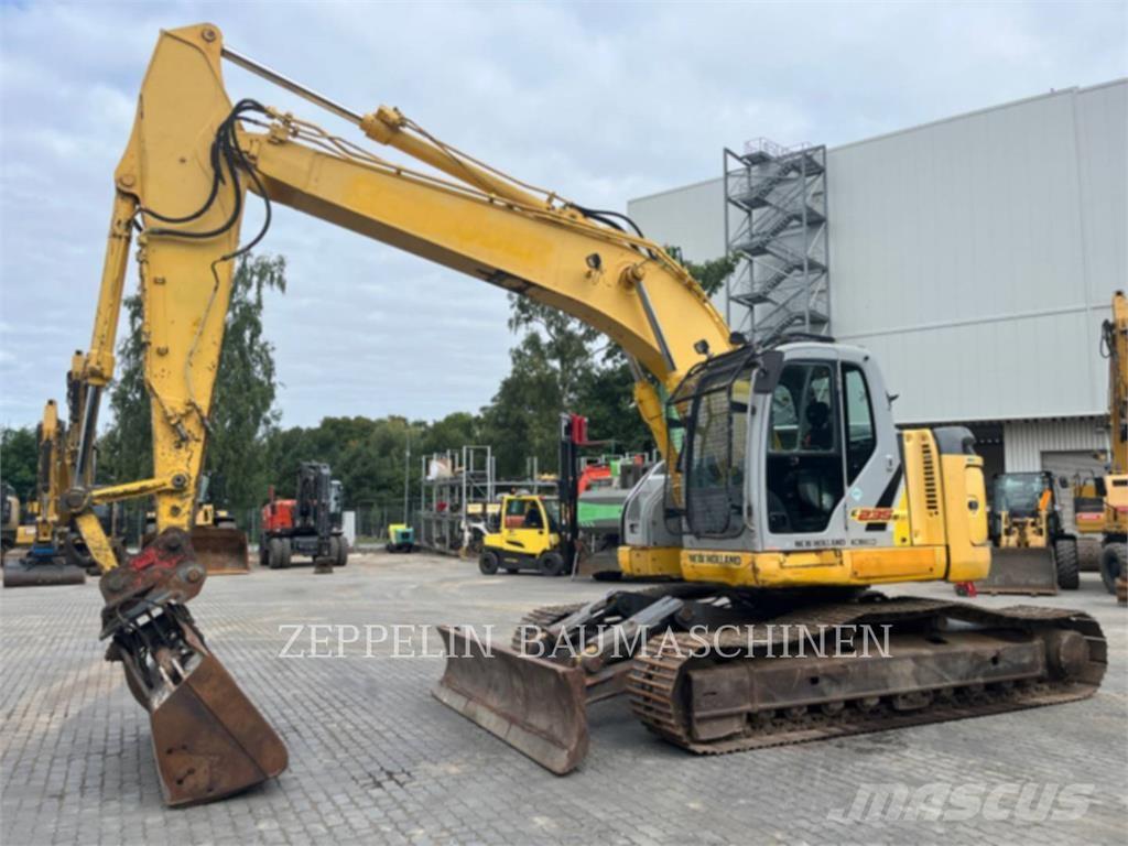 New Holland E235 Bagri goseničarji