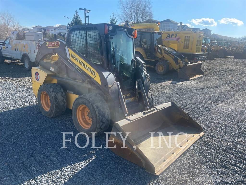 New Holland L223 Skid steer mini nakladalci
