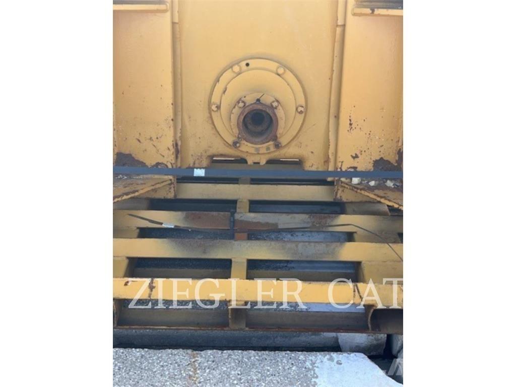 Paccar INC. PA56 Buldožerji goseničarji
