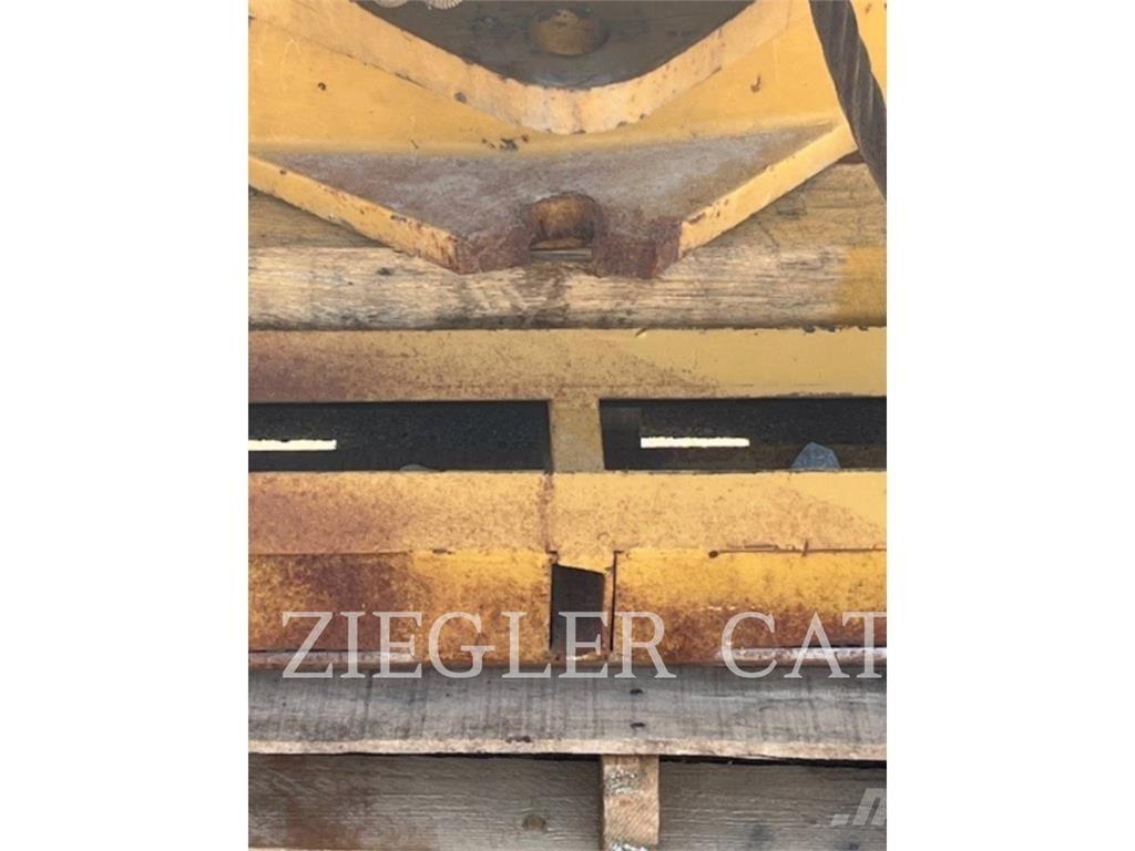 Paccar INC. PA56 Buldožerji goseničarji