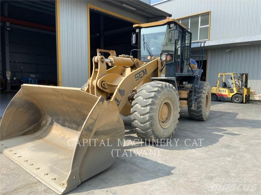 SEM MACHINERY 669 C Kolesni nakladalci